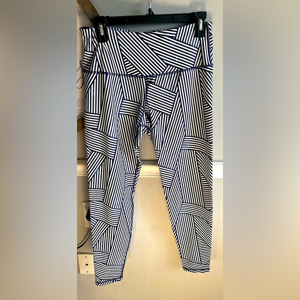 Athletic leggings